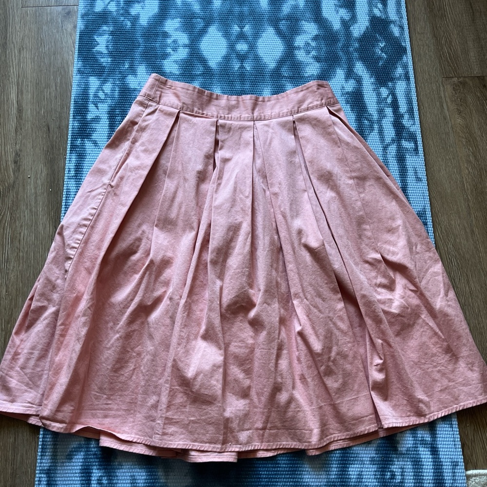 Elegant Pink Pleated Skirt
